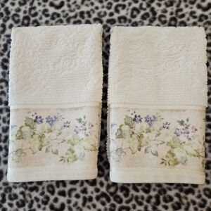 2 Croscill Cotton Cream Floral Fingertip Hand Towels, Green and Purple Flowers